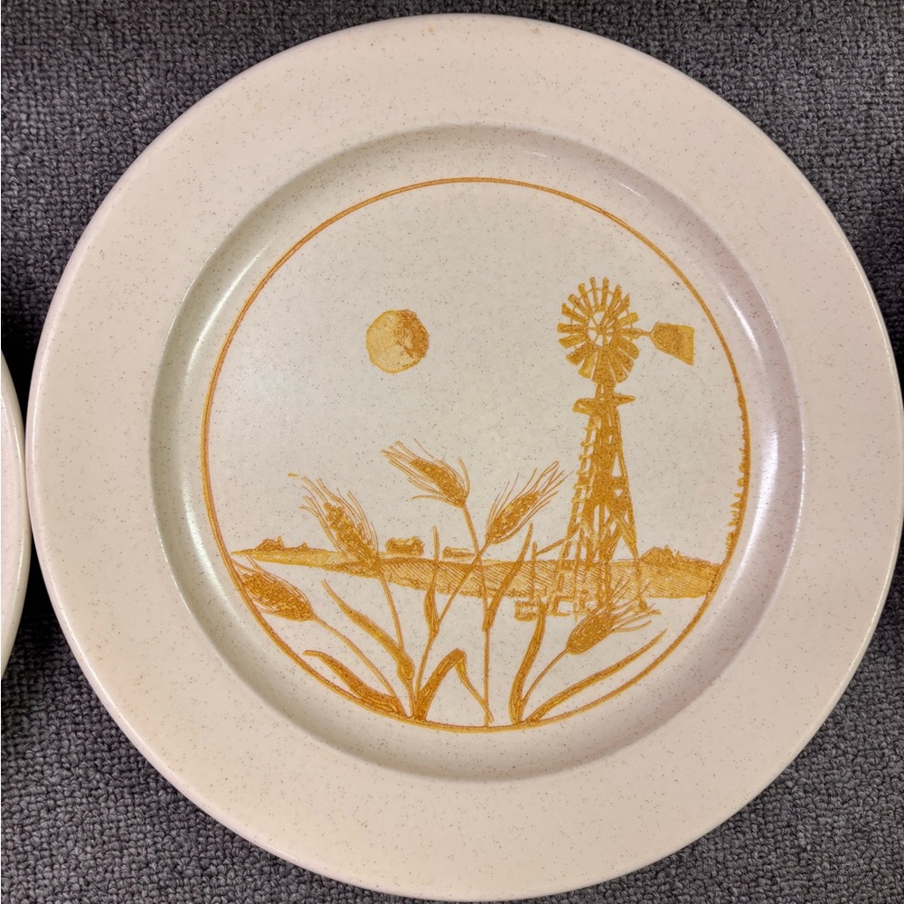 Anchor Hocking Cream and Gold Windmill Dinner Plate